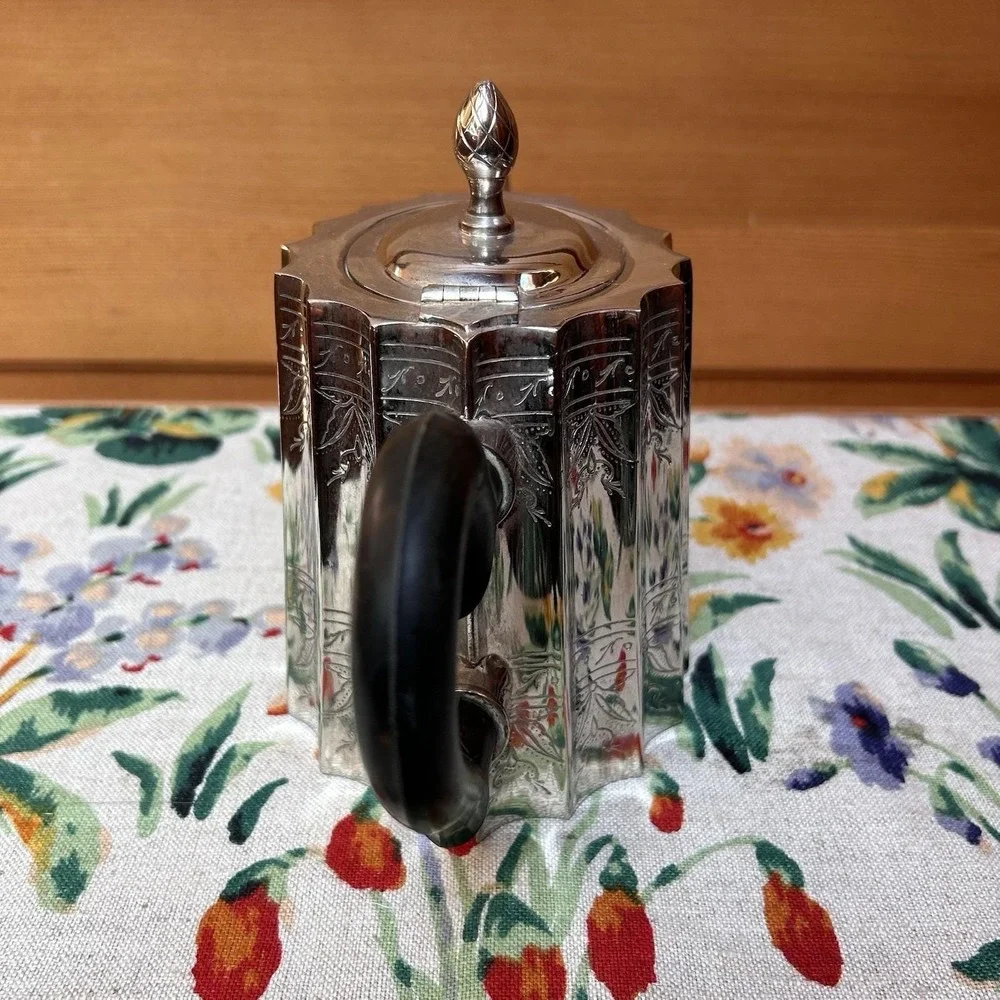 Unique VTG International Silver Co Silver Plate Fluted Etched Teapot Victorian